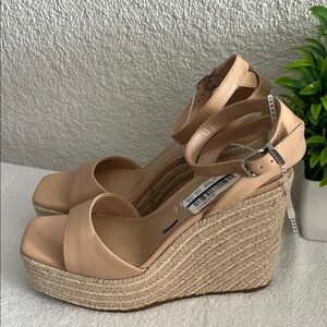 Elegant Tan Wedge Sandals Gianni Bini